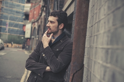 Paars is het nieuwe zwart voor mannen dit voorjaar